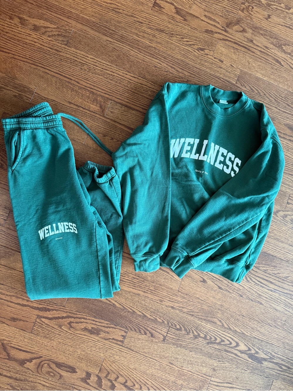 Sporty & Rich Wellness Green Crewneck Sweatshirt & Joggers Set